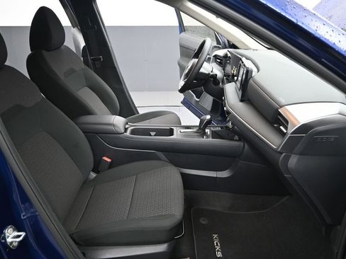 Used 2025 Nissan Kicks S image 21