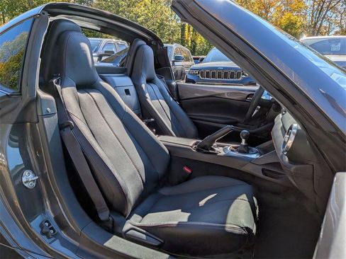Used 2017 MAZDA MX-5 Miata RF Grand Touring image 25