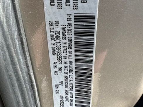 Used 2015 Chrysler Town & Country Touring-L w/ Driver Convenience Group FWD image 32