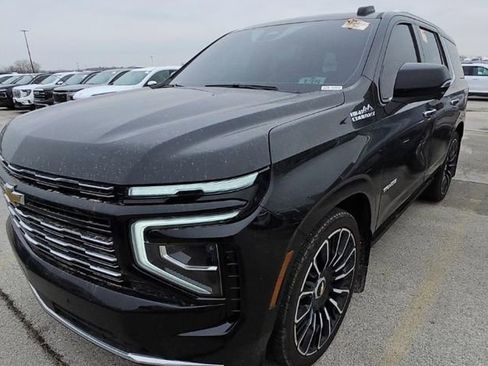 Used 2025 Chevrolet Tahoe High Country image 3