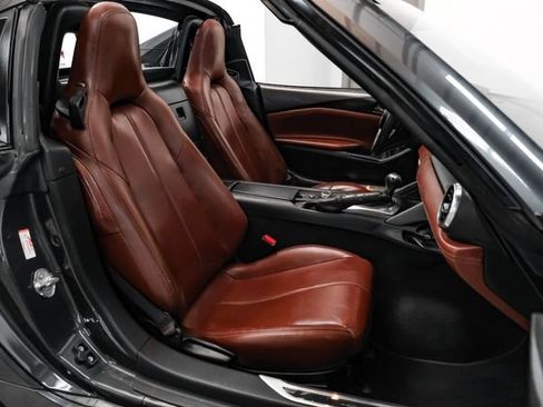 Used 2017 MAZDA MX-5 Miata RF Grand Touring image 36