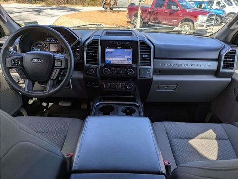 Used 2019 Ford F250 XLT w/ XLT Premium Package image 17