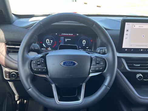 Used 2026 Ford Explorer Platinum AWD/4WD image 30