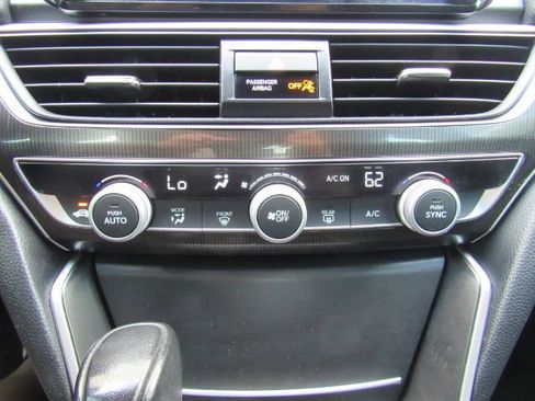 Used 2020 Honda Accord Sport image 40