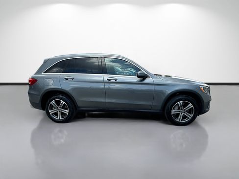 Used 2019 Mercedes-Benz GLC 300 image 2