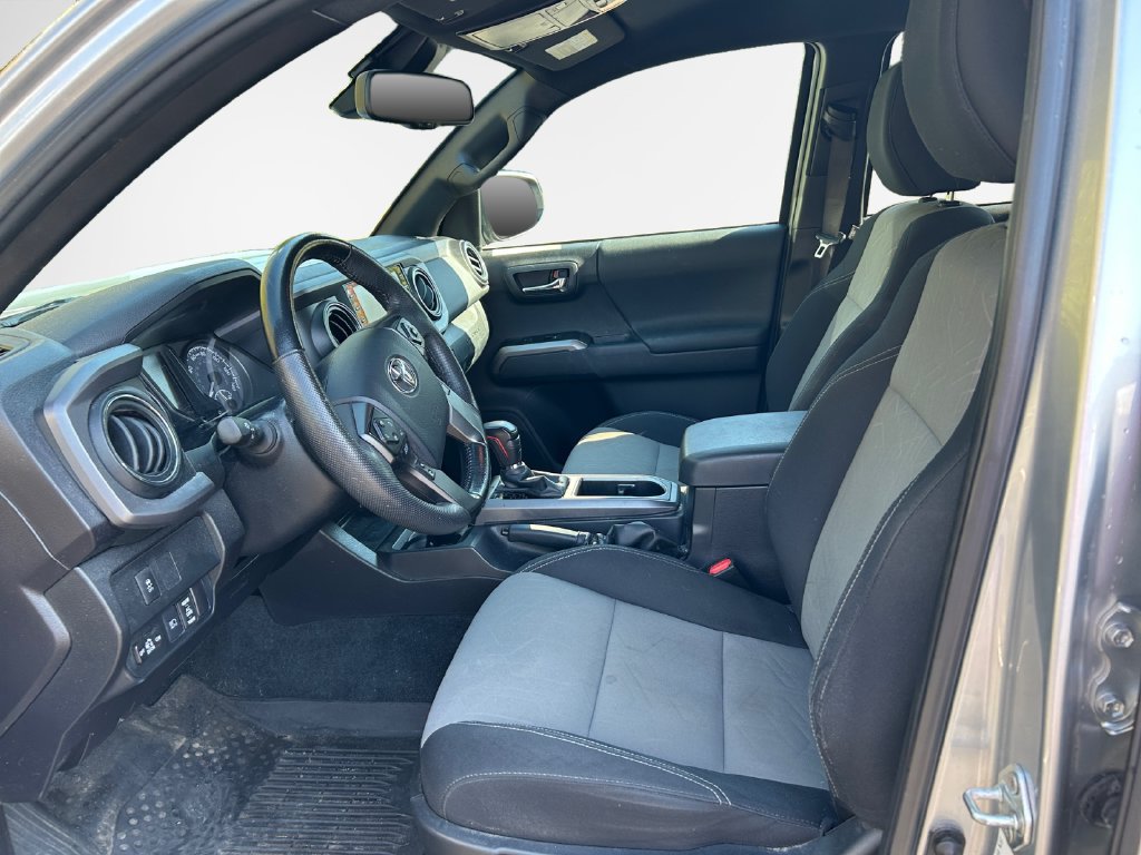 Used 2023 Toyota Tacoma TRD Sport w/ Technology Package AWD/4WD image 12