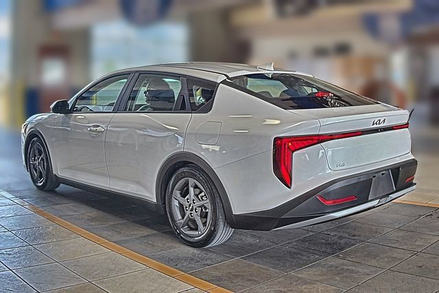 Used 2025 Kia K4 FWD image 3