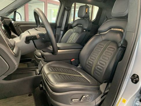 Used 2024 Rivian R1T Adventure AWD/4WD image 14