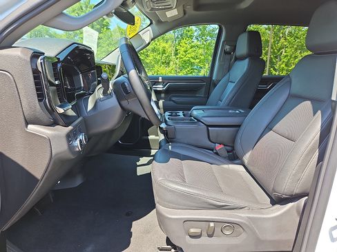 Used 2025 GMC Sierra 1500 SLT AWD/4WD image 13