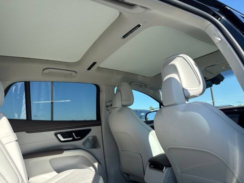 Used 2023 Mercedes-Benz EQS 580 4MATIC SUV image 8