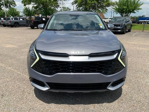 Used 2024 Kia Sportage EX FWD image 3