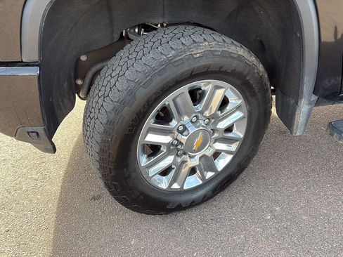 Used 2024 Chevrolet Silverado 3500 High Country w/ Z71 Off-Road Package image 9