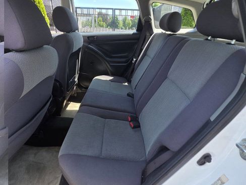 Used 2004 Toyota Matrix image 11