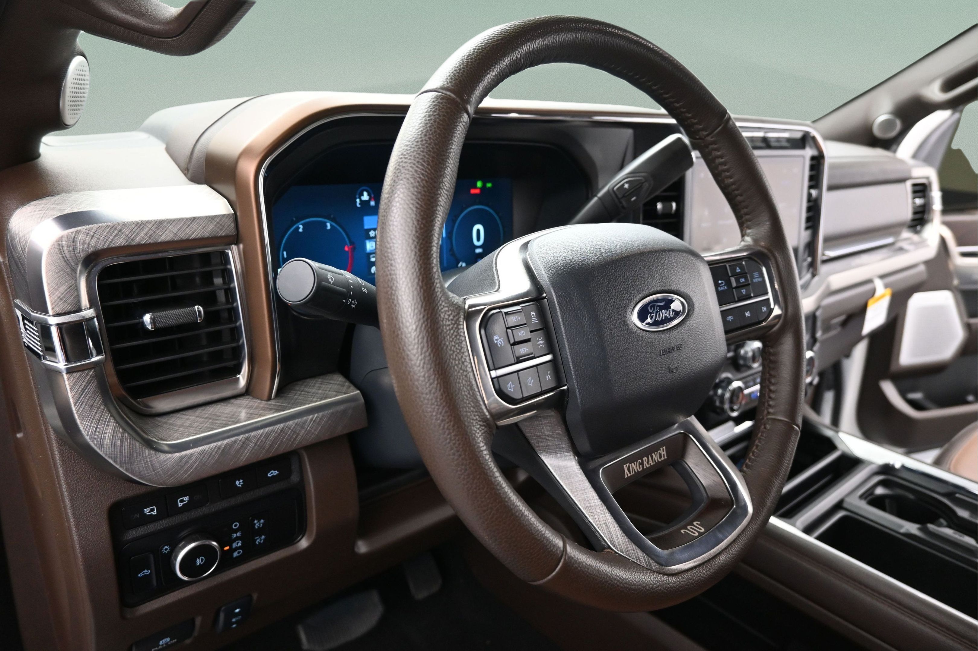 Used 2024 Ford F350 King Ranch AWD/4WD image 12
