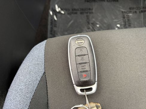 Used 2025 Nissan Versa SV image 21