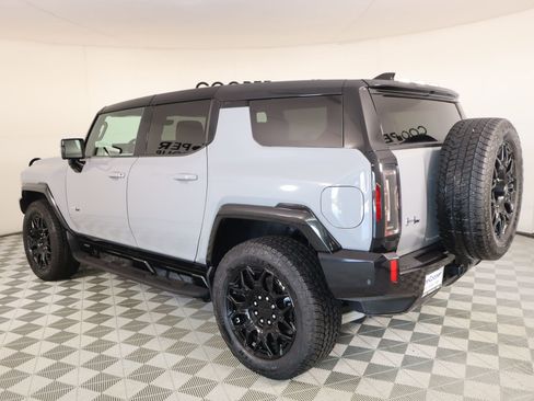 Used 2025 GMC Hummer EV 2X image 23