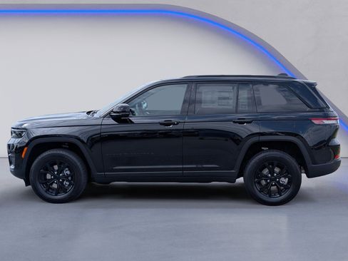 New 2025 Jeep Grand Cherokee Altitude AWD/4WD image 3