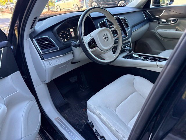 Used 2020 Volvo XC90 T6 Momentum AWD/4WD image 16