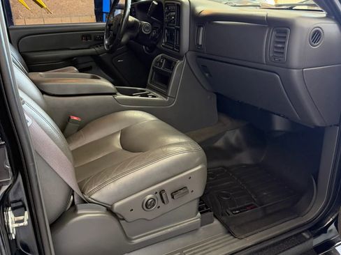 Used 2004 Chevrolet Silverado 2500 LT w/ Heavy-Duty Power Package AWD/4WD image 21