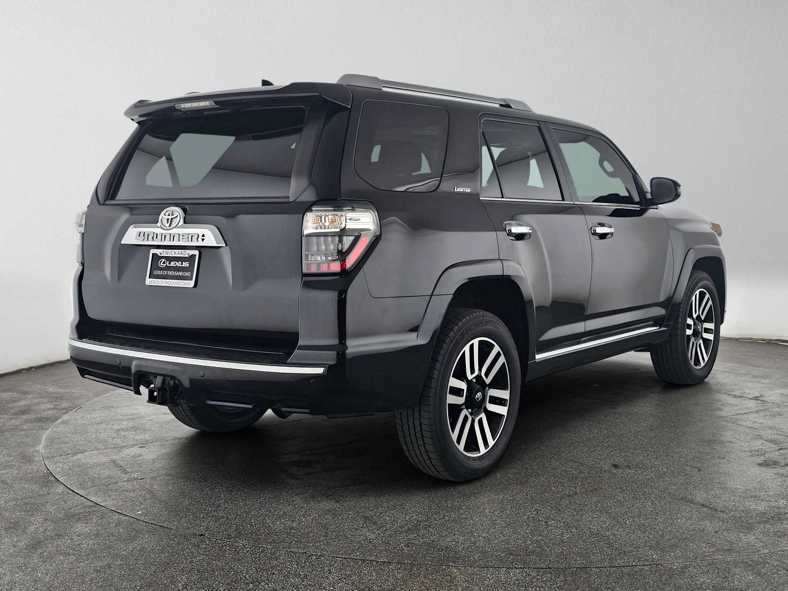 Used 2022 Toyota 4Runner Limited AWD/4WD image 3