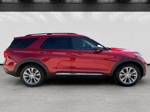 Used 2022 Ford Explorer XLT w/ Equipment Group 202A RWD image 6