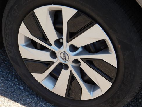 Used 2024 Nissan Altima 2.5 S FWD image 6