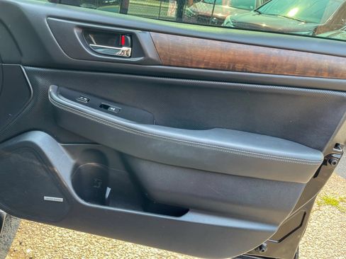 Used 2017 Subaru Outback 2.5i Limited AWD/4WD image 37
