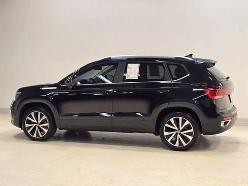 Used 2023 Volkswagen Taos SE FWD image 36