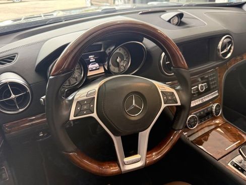 Used 2013 Mercedes-Benz SL 550 image 12