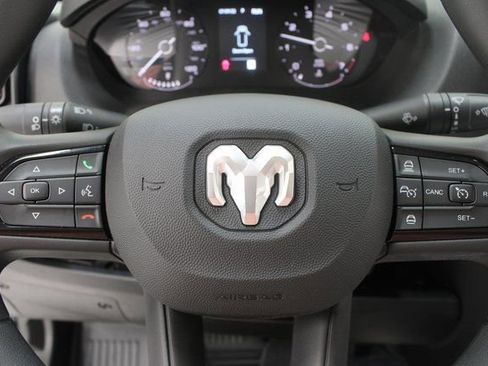 Used 2025 RAM ProMaster 2500 w/ Convenience Group image 11