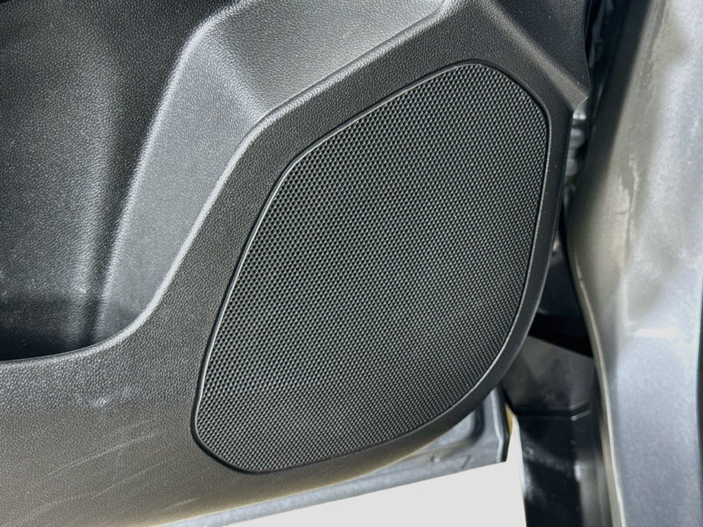 Used 2024 Chevrolet Trax RS w/ Sunroof Package FWD image 20