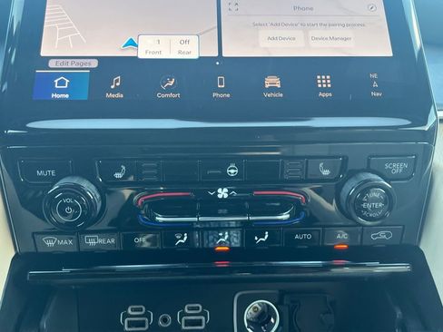 New 2025 Jeep Grand Cherokee L Limited image 4