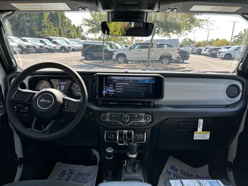 New 2025 Jeep Gladiator Sport image 36