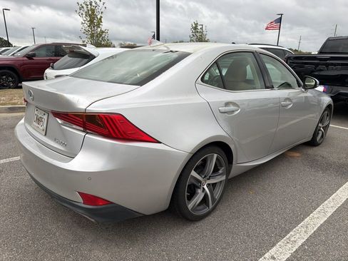 Used 2019 Lexus IS 300 w/ Premium Package image 8