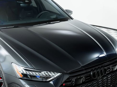 Used 2024 Audi RS 6 performance w/ Matte Carbon Package image 39