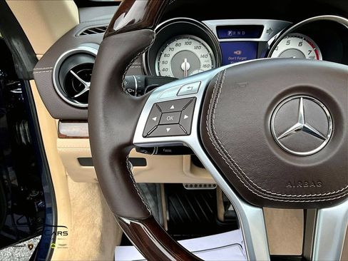 Used 2014 Mercedes-Benz SL 550 image 16