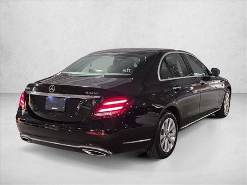 Used 2018 Mercedes-Benz E 300 4MATIC image 5