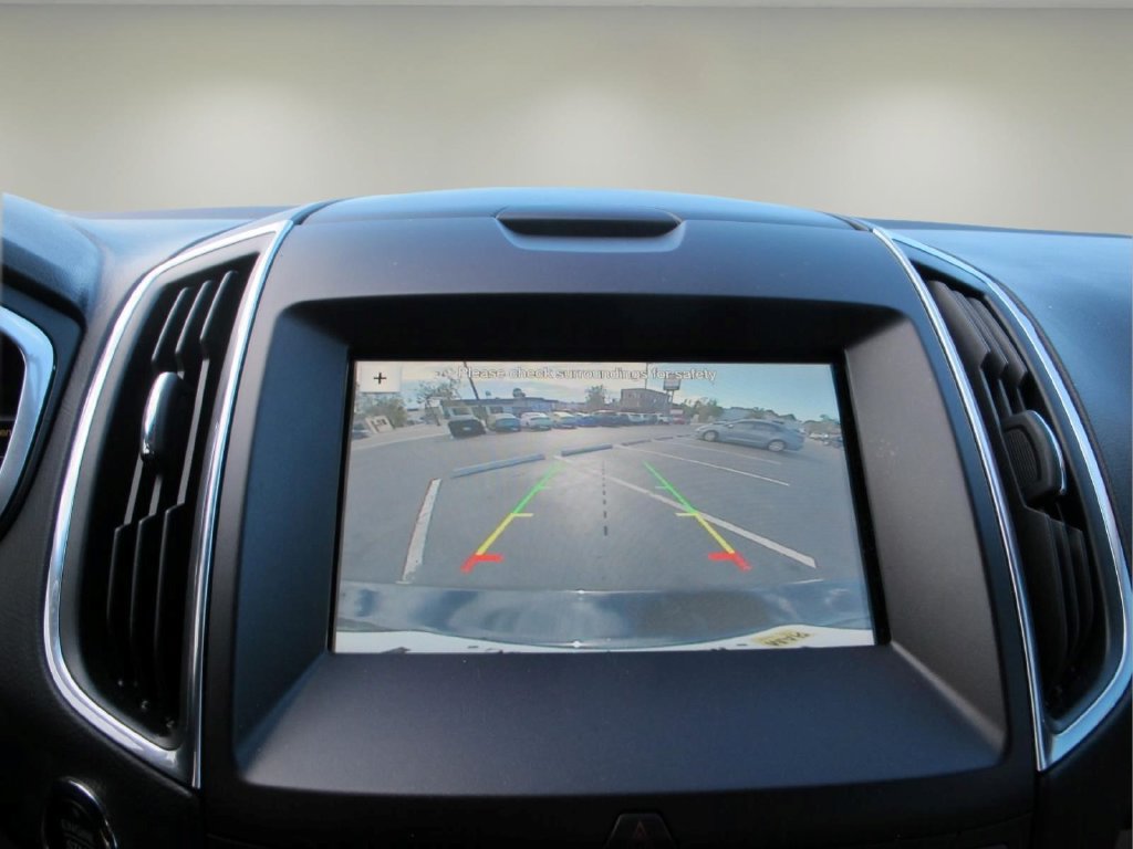 Used 2018 Ford Edge Titanium w/ Equipment Group 301A FWD image 15