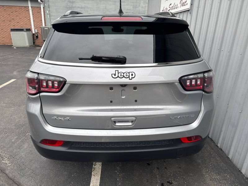 Used 2022 Jeep Compass Limited AWD/4WD image 9