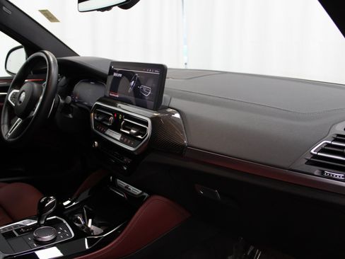 Used 2024 BMW X4 M40i w/ Premium Package image 27