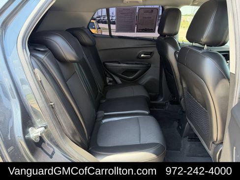 Used 2021 Chevrolet Trax LT w/ LT Convenience Package FWD image 30