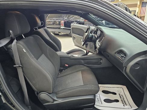 Used 2021 Dodge Challenger SXT RWD image 19