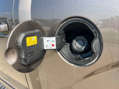 Used 2020 Ford F150 Lariat w/ Trailer Tow Package AWD/4WD image 41
