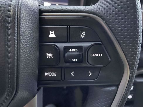 Used 2025 Toyota Tundra Limited AWD/4WD image 27