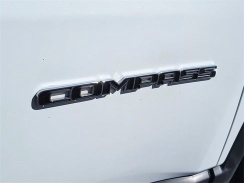 Certified 2024 Jeep Compass Latitude image 7