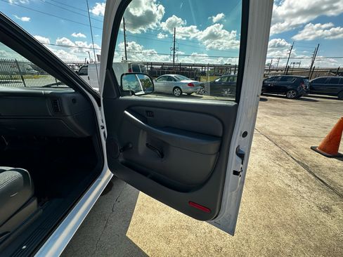 Used 2005 Chevrolet Silverado 1500 W/T image 32