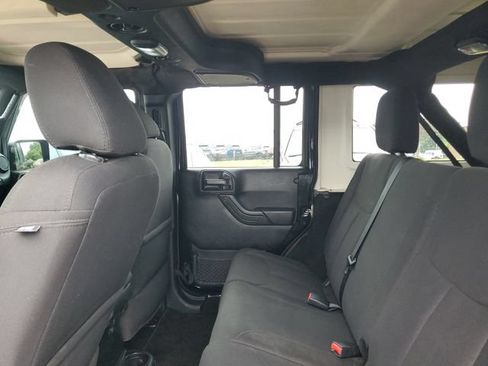 Used 2018 Jeep Wrangler Unlimited Sport S AWD/4WD image 7