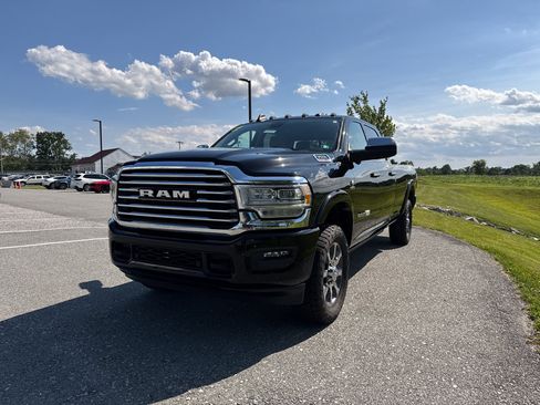 Used 2022 RAM 3500 Limited AWD/4WD image 16