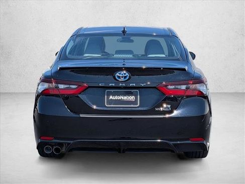 Used 2023 Toyota Camry SE w/ Cold Weather Package FWD image 7