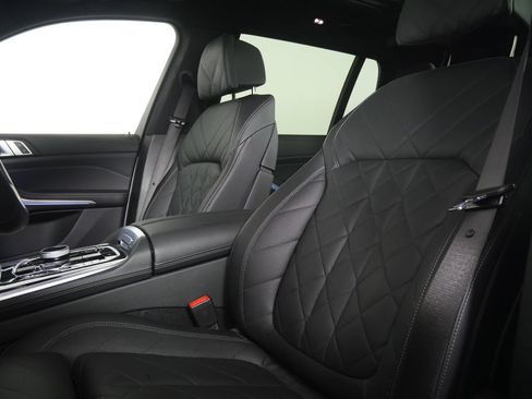 Used 2025 BMW X7 xDrive40i w/ Executive Package AWD/4WD image 4